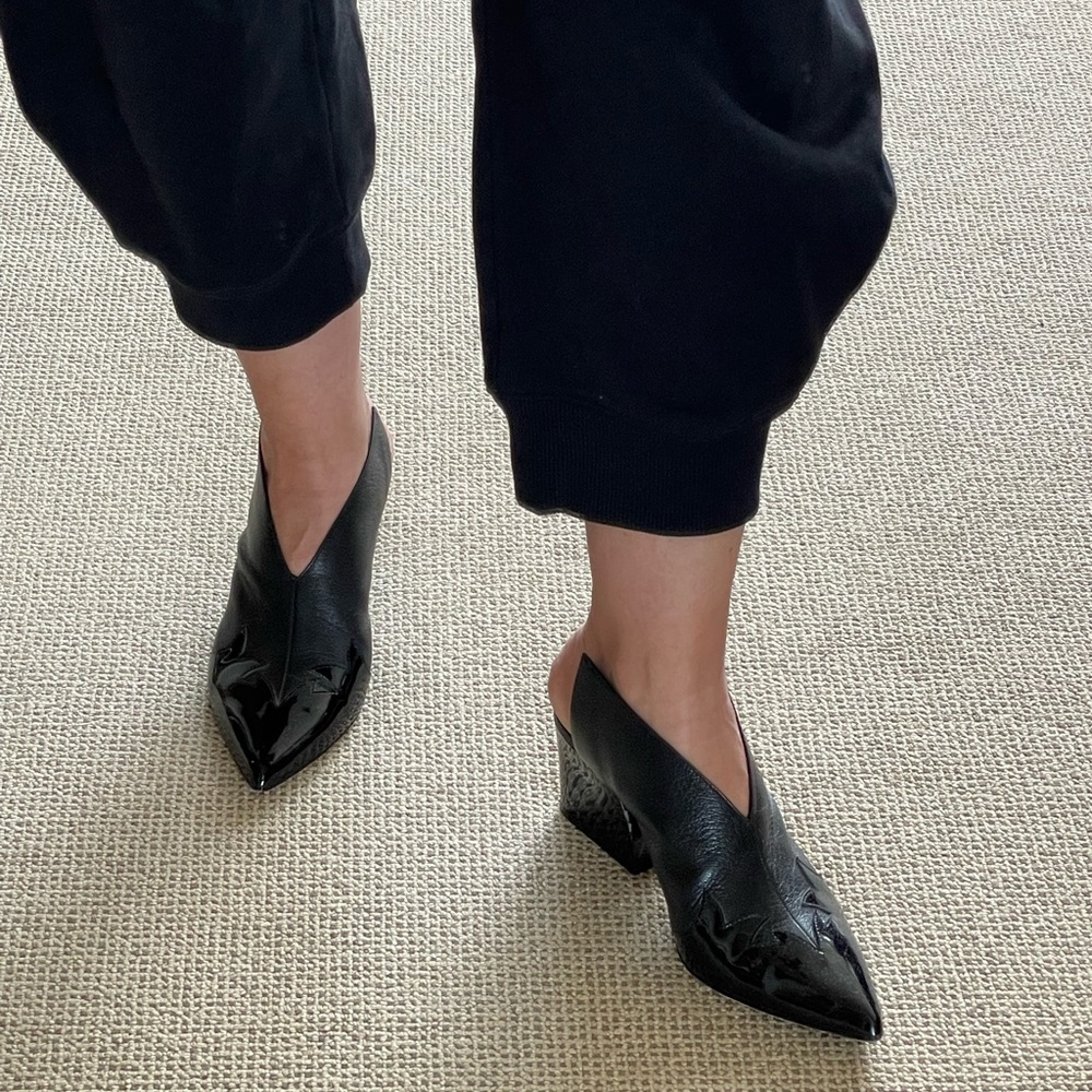 RARE FIND!!! TIBI FLOYD MULES LEATHER PATENT - BLACK